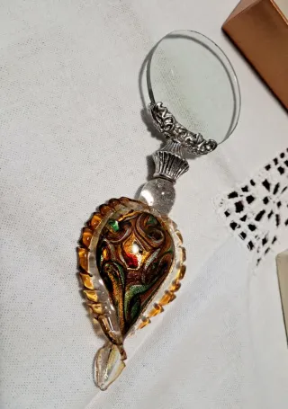 Lente d'ingrandimento decorativa a forma di cuore