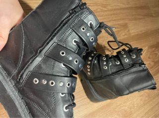 Botas Zara pretas com fivelas