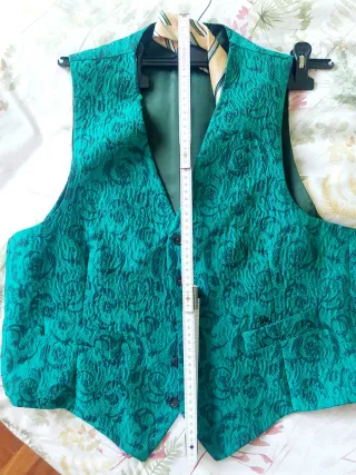 Gilet elegante con fantasia floreale