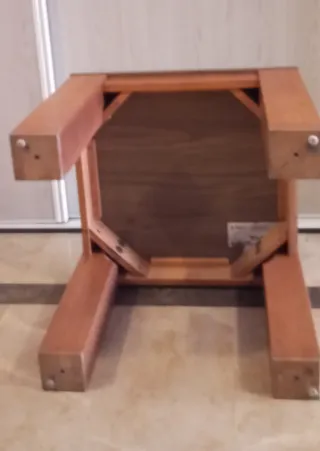 Mesita de salón de madera