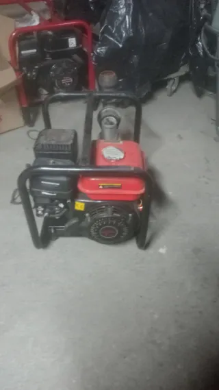 Motobomba Honda en buen estado