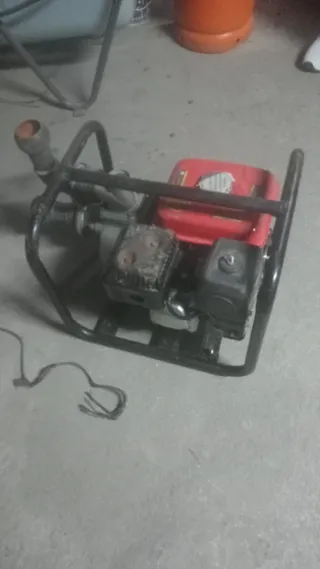 Motobomba Honda en buen estado