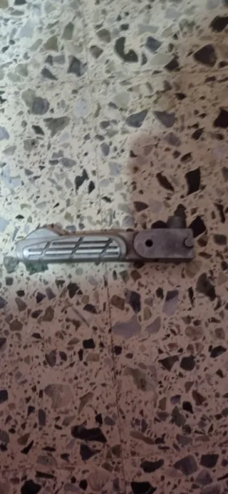 Estribera Izquierda Kymco People