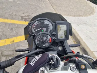 BMW F800R Naked Roja y Negra