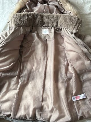 Anorak gris con capucha