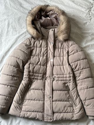 Anorak gris con capucha