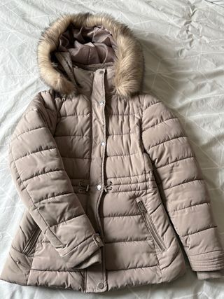 Anorak gris con capucha