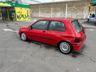 Renault Clio 1992