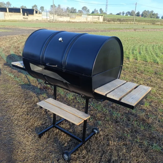 Barbacoa reciclada completa