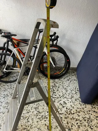 Escalera aluminio 4 peldaños