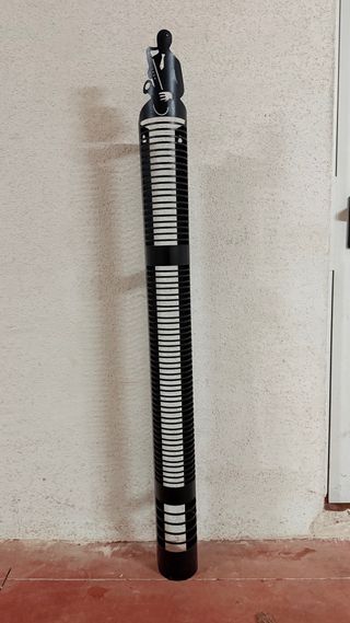 Porta CD de metal negro