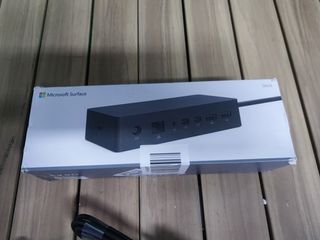 Microsoft - Base dock para Surface