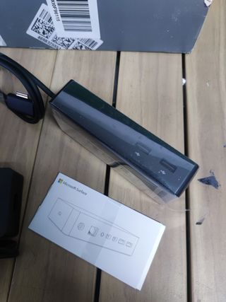 Microsoft - Base dock para Surface