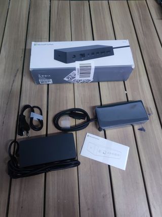 Microsoft - Base dock para Surface