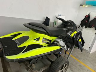 Moto de agua Yamaha gp1300r
