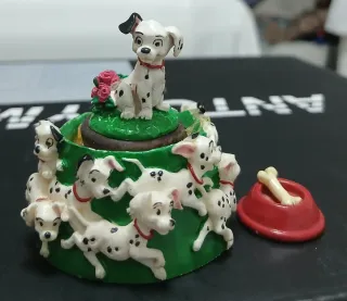 Figuras Disney,les falta el cristal las 4 × 8 euro