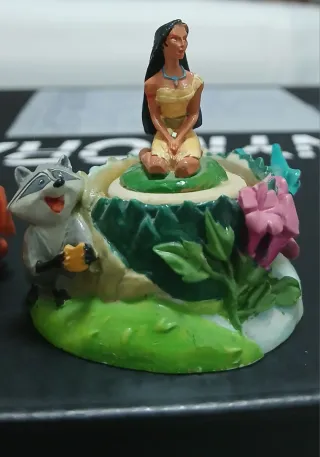 Figuras Disney,les falta el cristal las 4 × 8 euro