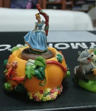 Figuras Disney,les falta el cristal las 4 × 8 euro