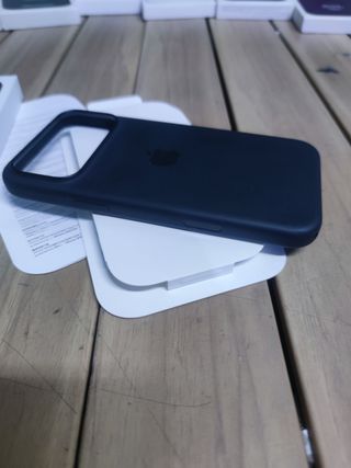 Funda de silicona con MagSafe para el iPhone 17 Pro Max - Negro