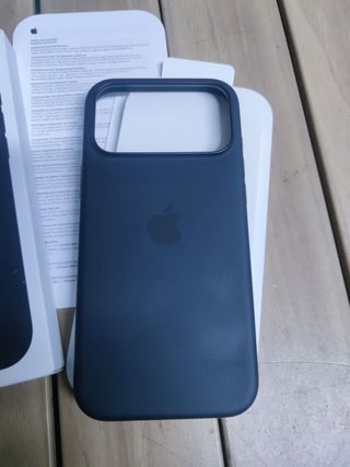 Funda de silicona con MagSafe para el iPhone 17 Pro Max - Negro