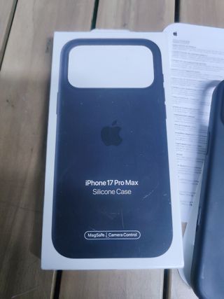Funda de silicona con MagSafe para el iPhone 17 Pro Max - Negro