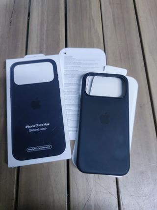 Funda de silicona con MagSafe para el iPhone 17 Pro Max - Negro