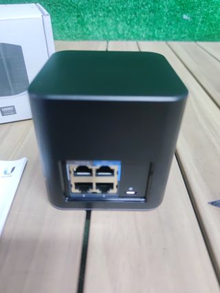 Ubiquiti airCube Punto de Acceso WiFi 300Mbps