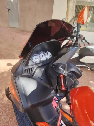 Kymco Xciting 500R Negra/Naranja