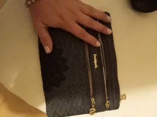 Bolso Desigual Negro con Cremalleras