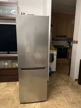 Nevera Bosch plateada