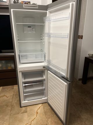 Nevera Bosch plateada