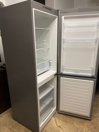 Nevera Bosch plateada
