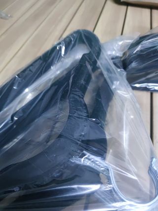 SONGMICS Perchas de Terciopelo, Juego de 30 Piezas, Antideslizantes, Ranuras para Hombros, Barra para Pantalones, Gancho Giratorio 360°, 0,6 cm de Grosor, 43 cm Largo, Negro CRF029B03