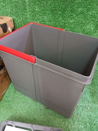 Cubo de basura Emuca de 15 litros