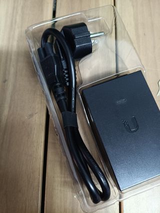 UBIQUITI POE-48-24W Enrutador de red