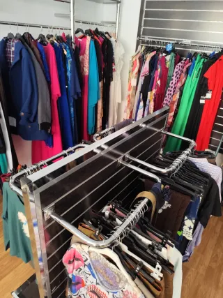 Mobiliario Tienda Modular Negro y Cromado