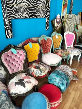 Noleggio di poltrone e sedie per eventi.