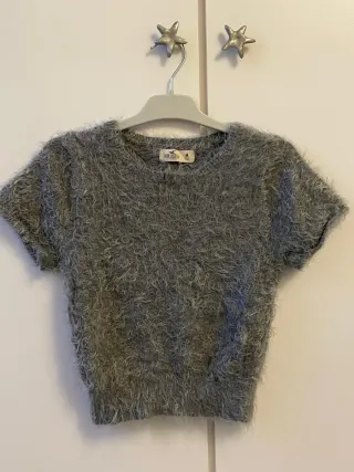 Suéter Hollister peludito gris