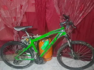 Bicicleta Montaña Verde felt Q520 MTB
