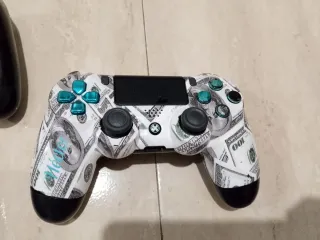 Comandi per console PS4, leggere la descrizione