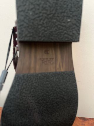 Sandalias Zara Piel y tachas T 39