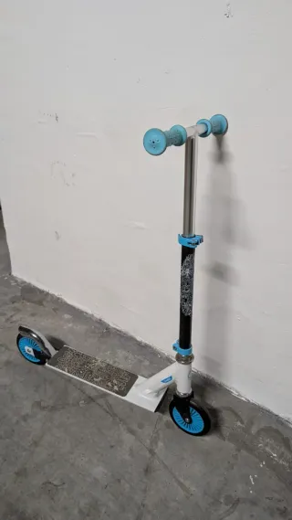 Patinete Oxelo infantil blanco y azul