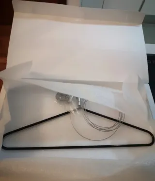 Perchero suspendido diseño ABR Newton