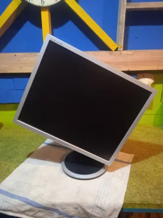 Monitor Samsung Plata