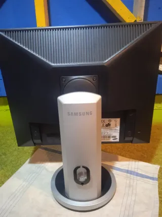 Monitor Samsung Plata