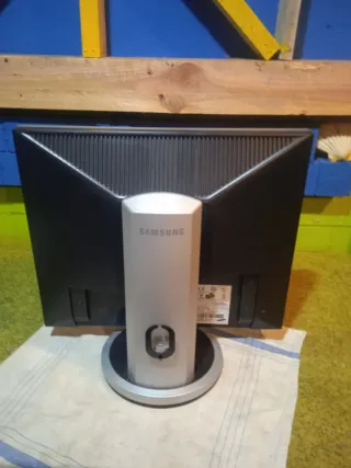 Monitor Samsung Plata