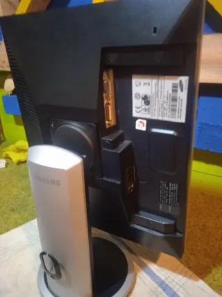 Monitor Samsung Plata