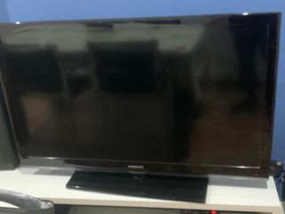 Televisor Samsung Negro , no tiene smartv 46 pulga