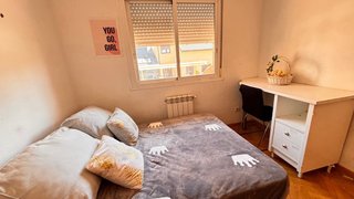 Alquilo habitacion en Parla, solo para CHICA sola,