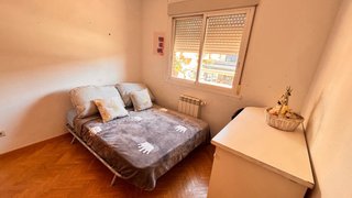 Alquilo habitacion en Parla, solo para CHICA sola,